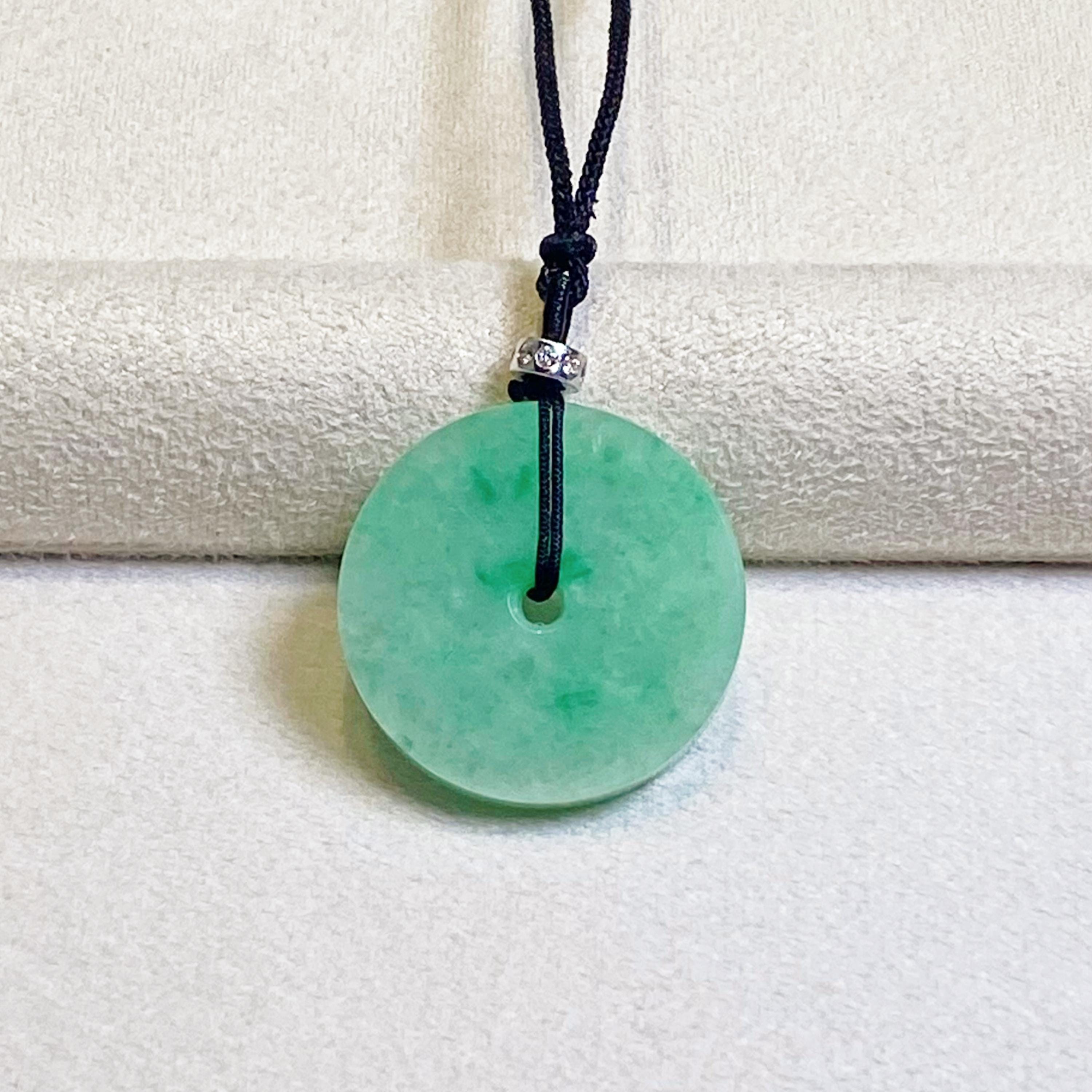 アップルグリーン翡翠ドーナツ、タイプA翡翠ネックレス、ジュエリー