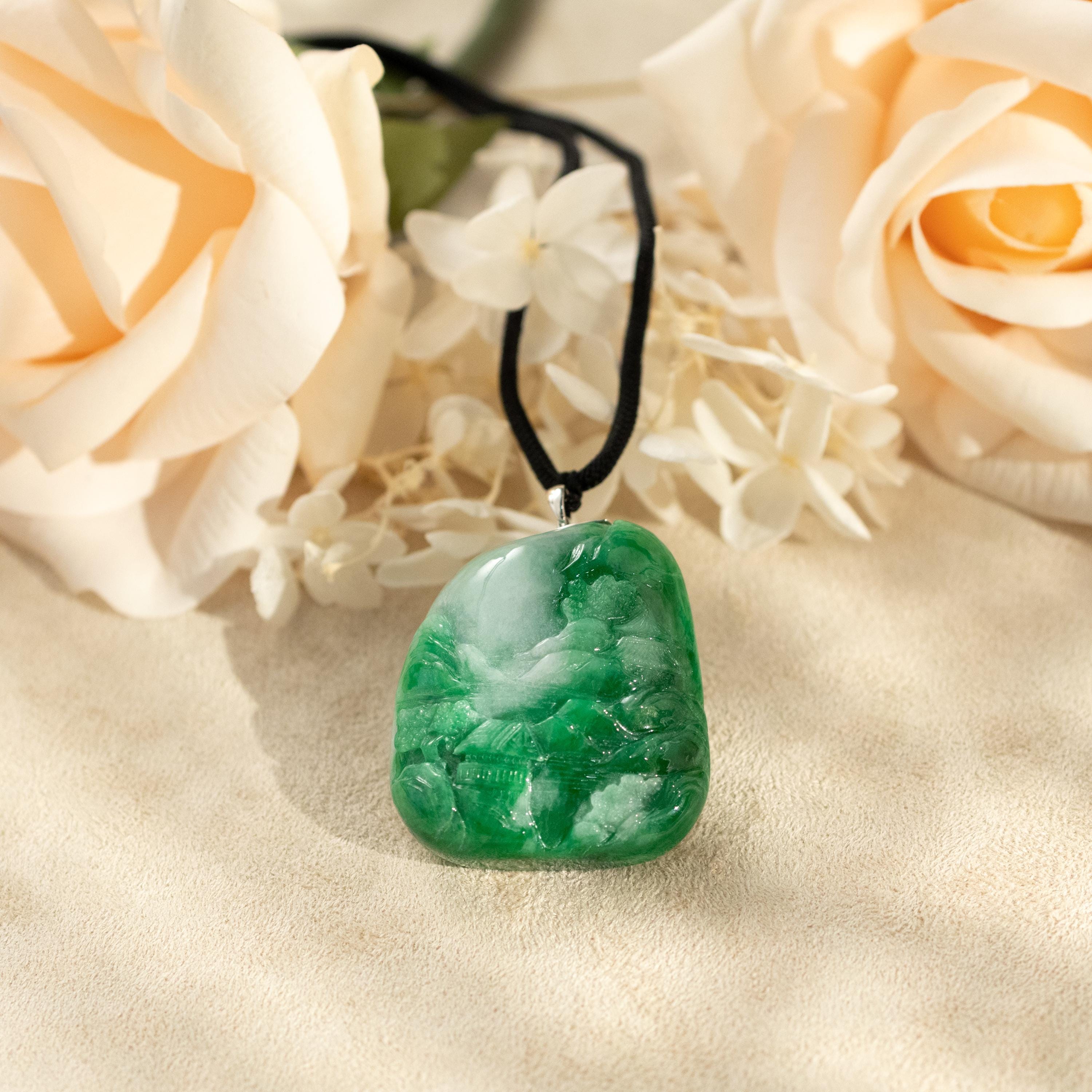 18K ホワイト ゴールド 風景彫刻 翡翠ペンダント、手作り彫刻