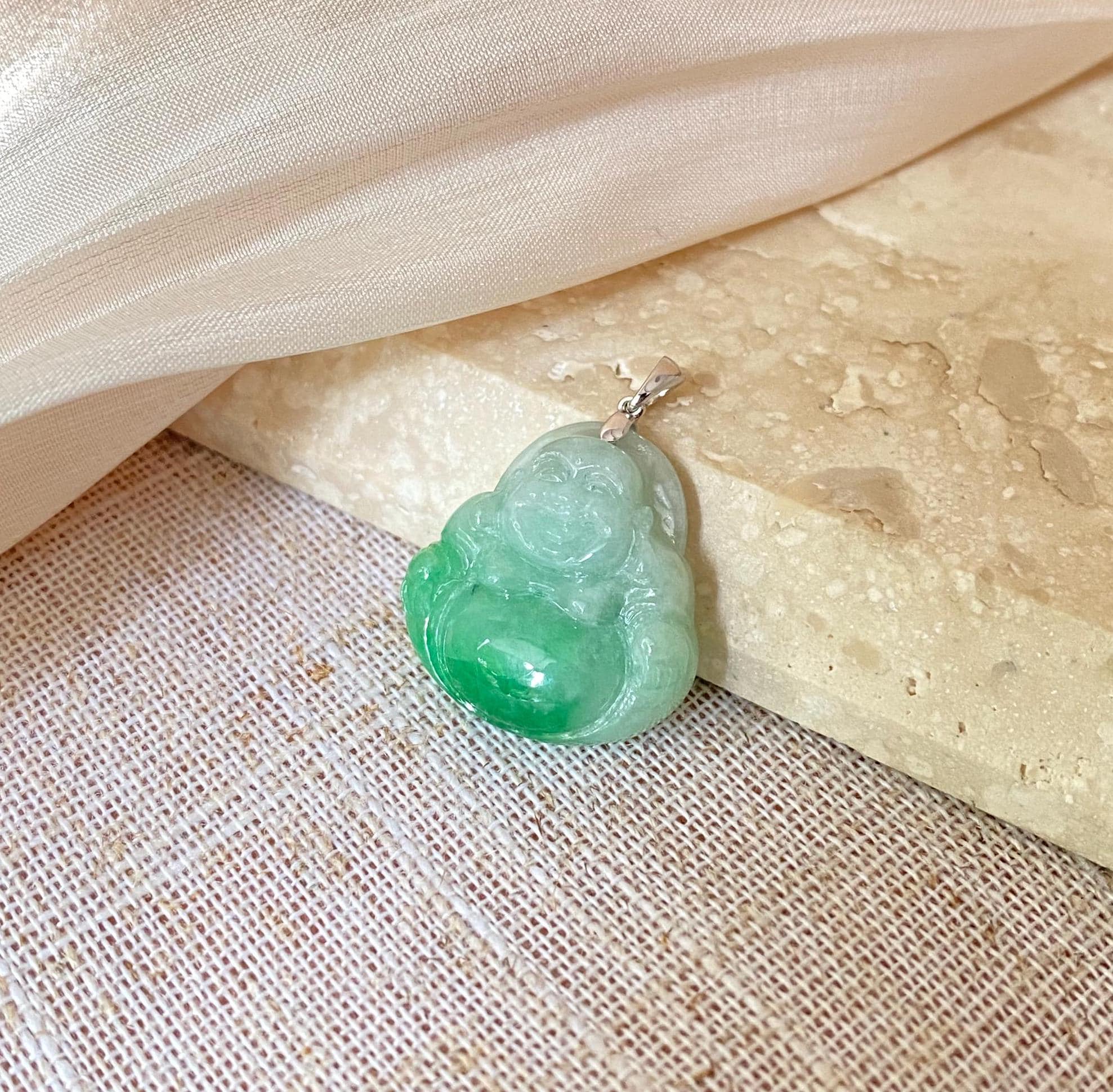 18Kホワイトゴールド 弥勒仏 翡翠ペンダント、翡翠仏 宝石、本物のA型