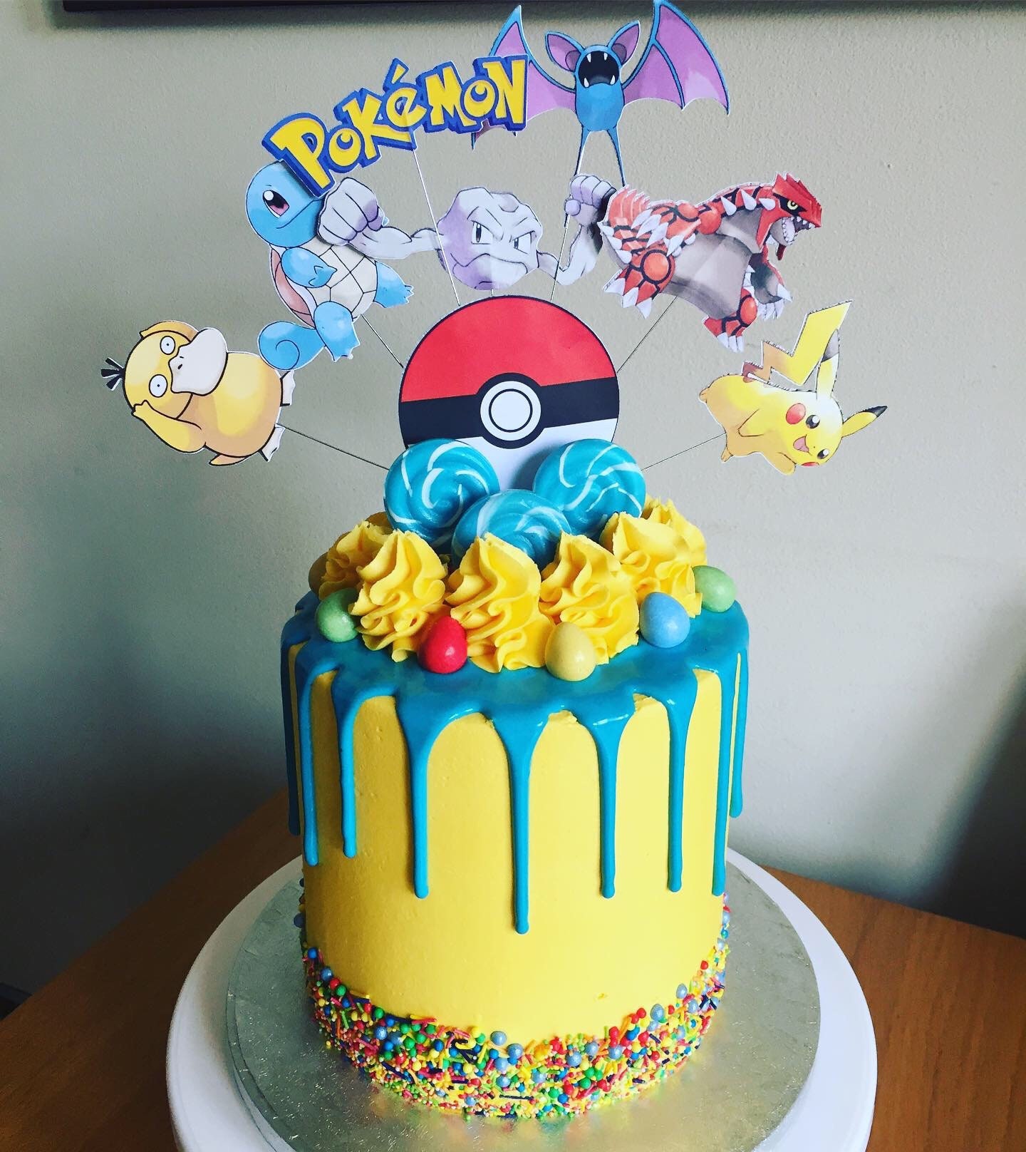 Personnalisé Pokemon Themed Cake Topper Paillettes Carte Party Decor