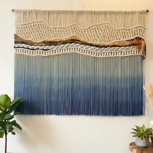 Tapeçaria de parede extra grande em macramê | Arte abstrata em fibra para hotel, restaurante e sala de estar | Decoração exclusiva de cabeceira em tecido tingido à mão