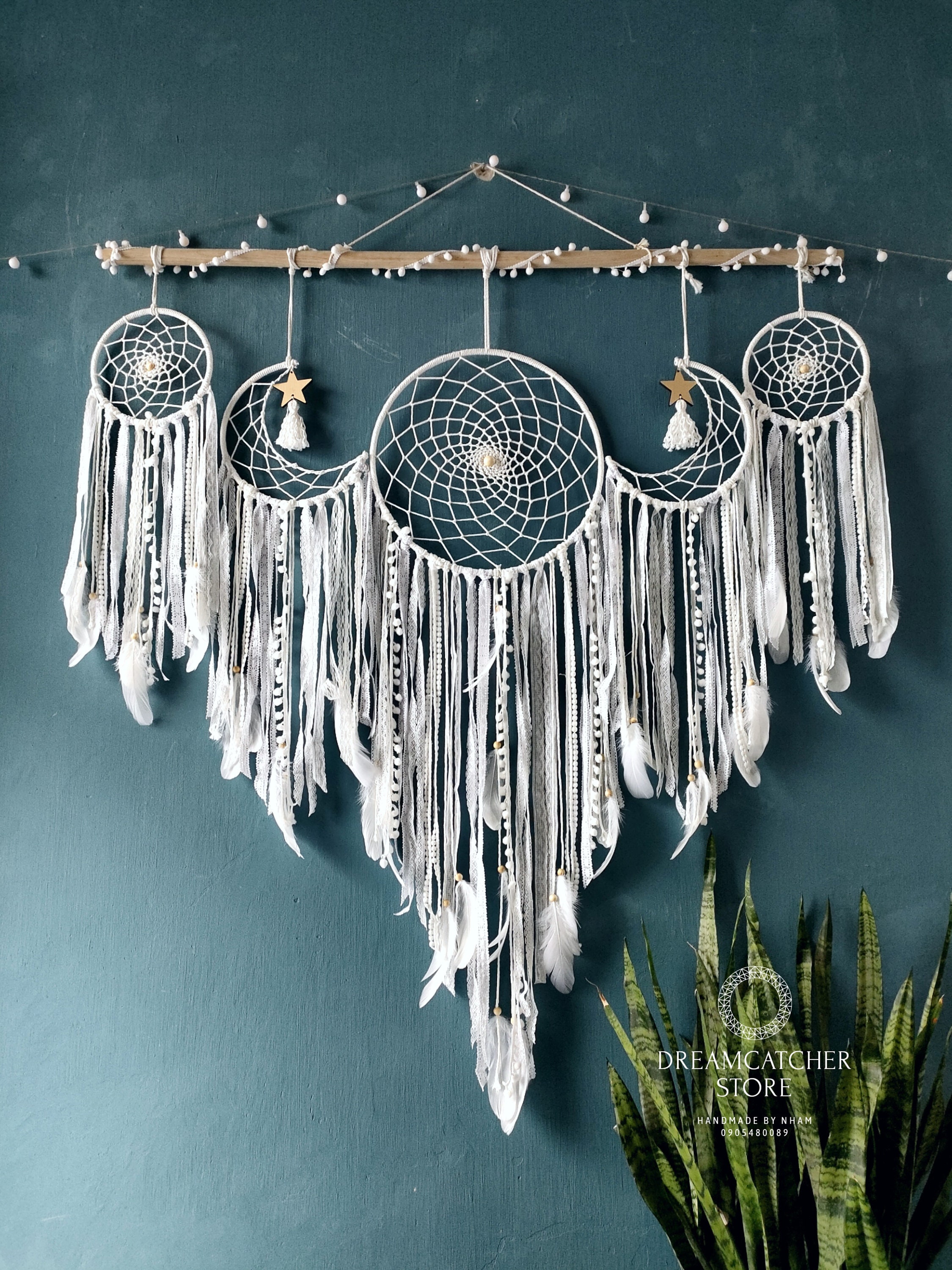  CAPRIZ Large Dream Catcher Moon and Stars Hanging Over The Bed,  Feathers Dream Catcher Home Wall Hanging Decor, Handmade Weave Feathers Dream  Catcher Ornament Home Room Decor : Home & Kitchen