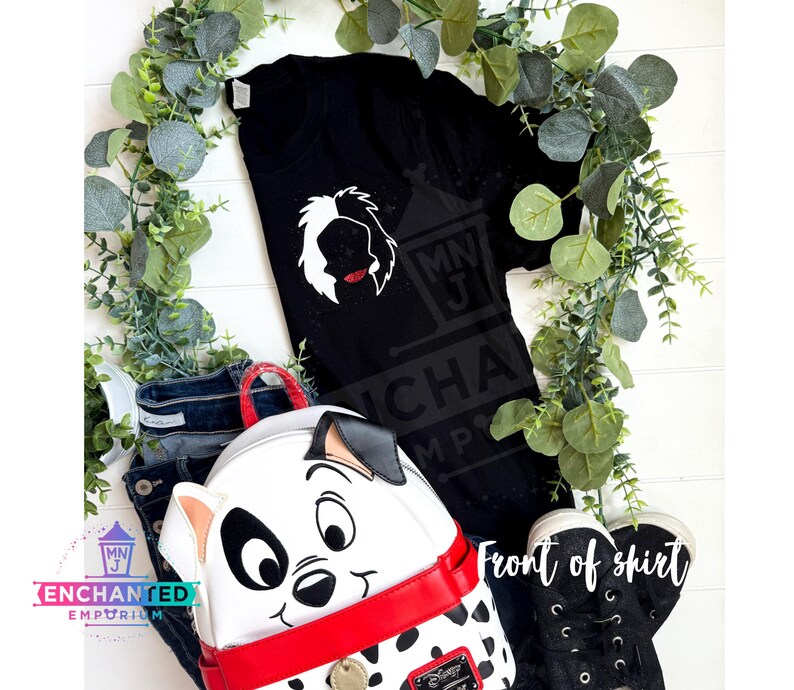 Camiseta de Cruella de Vil / Camiseta con brillo de villano de Disney / Camiseta dálmata / Camiseta inspirada en la firma de Cruella de Villainbound, Disneyland y Disney World imagen 2