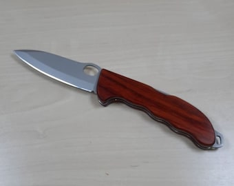 Victorinox hunter pro custom red sandalwood Swiss knife