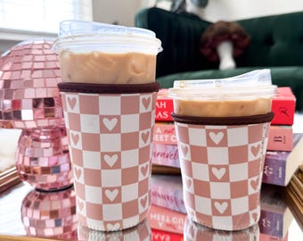Boho Neutral Checkered Hearts Iced Coffee Sleeve: Trendy Cup Accessory
