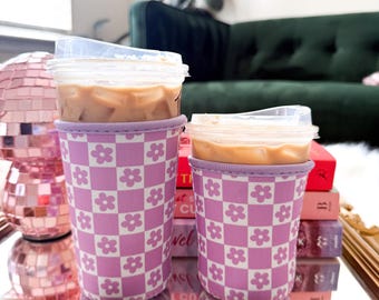 Lavender Daisy Check Iced Coffee Sleeve: Trendy Cup Accessory