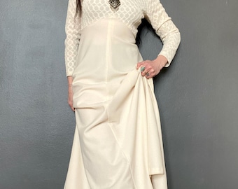 1970s  white laced bodice dress // Size XS - S