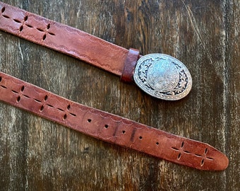 1970s Western tooled leather belt - Size XS/XL