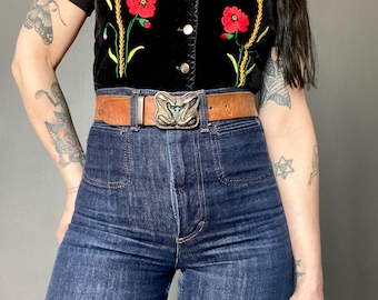 1970s Embroidered velvet folk vest // Size XS