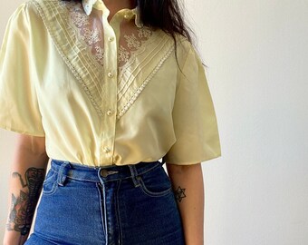 SOLD!! Don’t buy! 1980s laced pastel yellow blouse - Size S/M