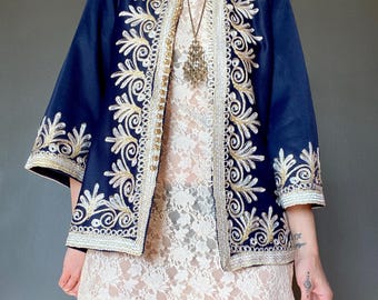 1970s Midnight blue Moroccan gold embroidered kaftan jacket // Size XS-S