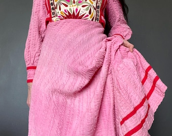 1970s Embroidered peasant dress // Size XXS - XS