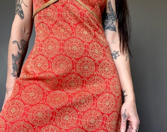 1970s Red with gold metallic geometric print maxi dress // Size M