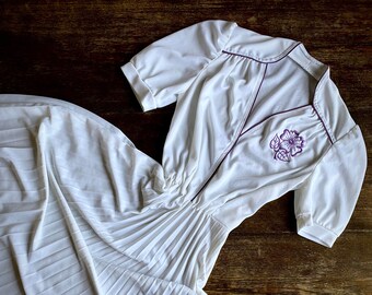 1970s white & purple dress // Size XS