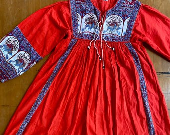 1970s Red peacock Indian cotton dress // Size S