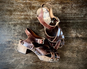 1970s brown leather platform clog sandals // size 34 EU - 5 US