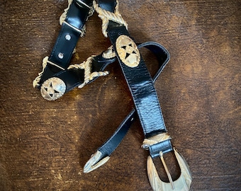 1970s black leather belt with stamped metal ornaments // Size XS-S