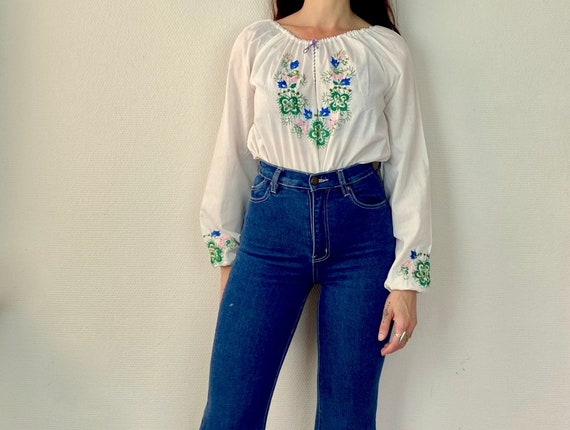 1970s Hungarian embroidered peasant blouse - Size