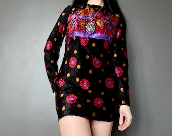 1970s velvet mini dress // Size S-M