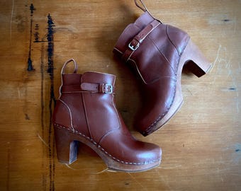 1970s inspired clog boots // size 39 Euro - 8.5 US