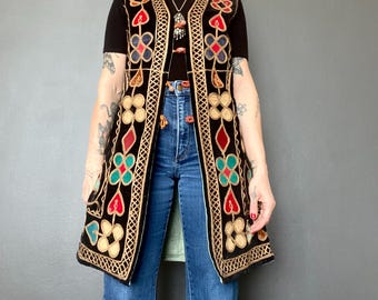 1970s long ottoman embroidered velvet vest // Size S-M