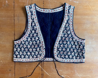 1970s Cropped quilted block print vest // Size XS