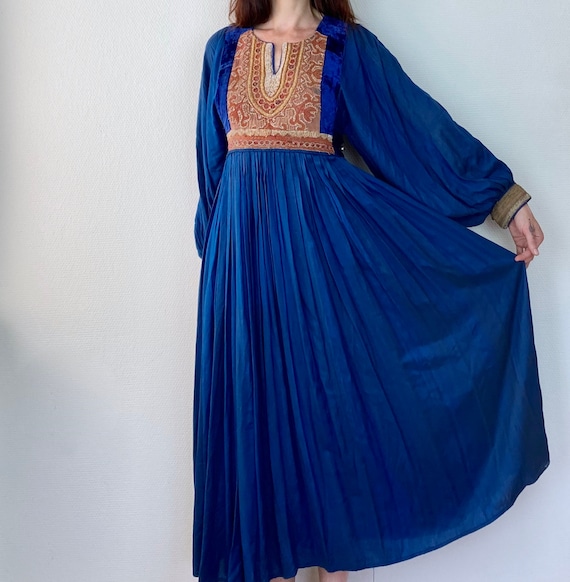 1970s Blue embroidered Afghan dress - Size M