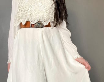 1980s white semi sheer lace wedding dress // Size M-L