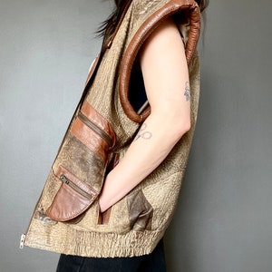 1980s Brown patchwork oversize leather vest // Size S-M 画像 4