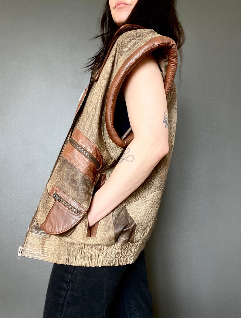 1980s Brown patchwork oversize leather vest // Size S-M 画像 4