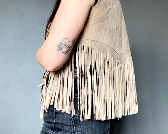 1970s cropped western fringed suede vest // Size XXS-XS