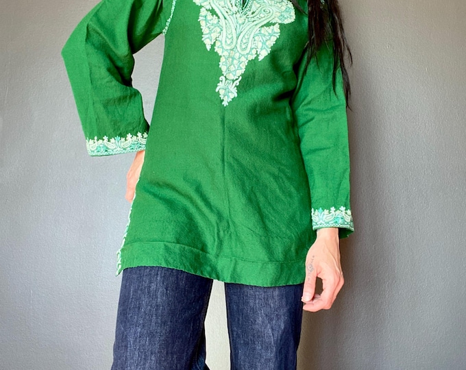 Featured listing image: 1970s green kaftan dress with embroidery // Size XS