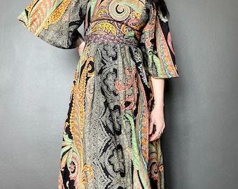 1970s Vera Mont Paris paisley maxi dress // Size S