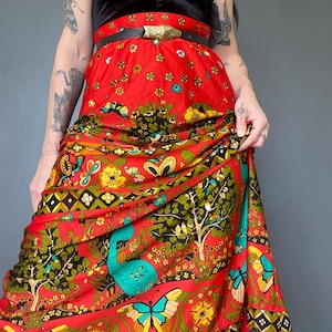 1970s red novelty print maxi skirt // Size S
