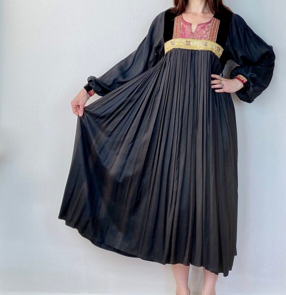 1970s Black embroidered Afghan dress - Size S M