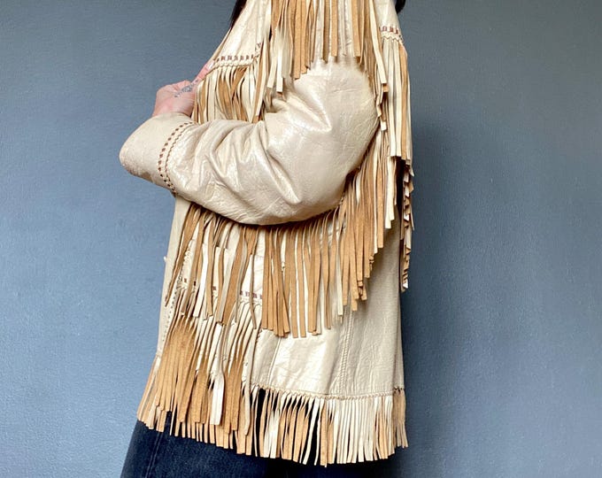 Featured listing image: 1970s White-Beige leather fringed western jacket // Size S-M