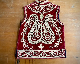 1970s ottoman embroidered velvet vest // Size S