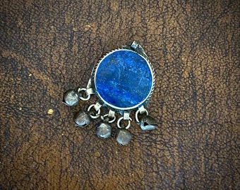 1970s Lapis Lazuli kuchi pendant.