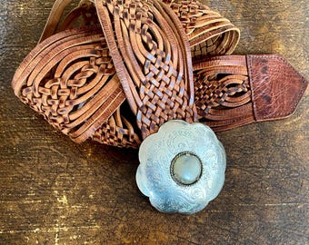 1970s Wide braided leather belt with stamped metal buckle // Onesize