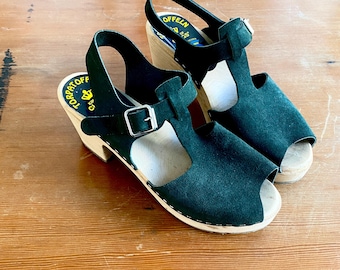 1990s dark green suede platform clogs // size 39 Euro - 8,5 US