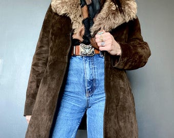 1970s Brown shearling fur collar suede coat // Size M