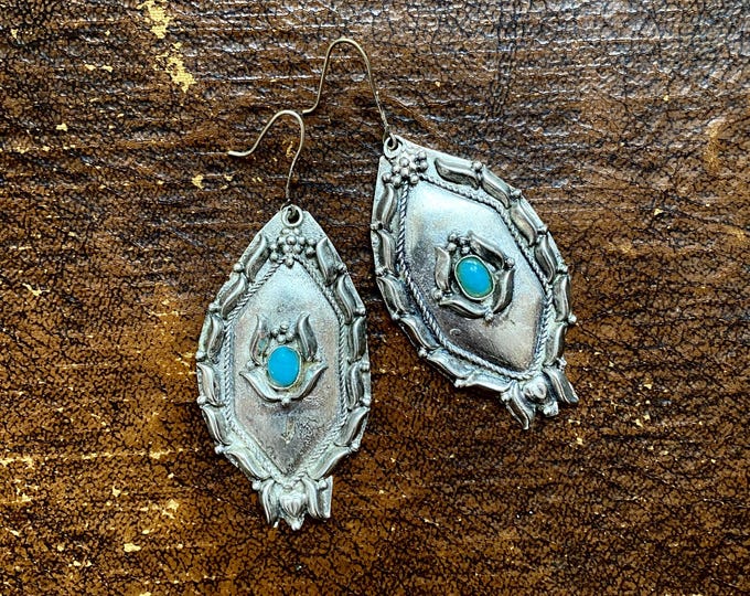 Featured listing image: 1970s large boho metal earrings