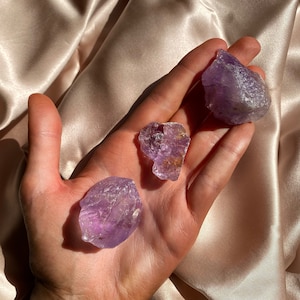 Amethyst Crystal Chunk | Healing Crystals Gift | Rough Magic Stone | Magical Wicca Witchcraft | Gemstones Purple Blue Lilac Lavender