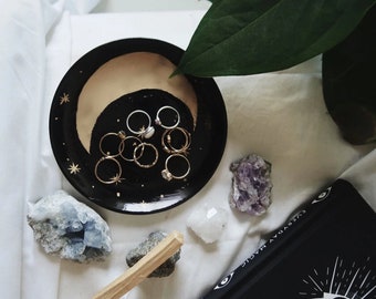 Crescent Moon Ring Dish | 18kt Gold Ceramic Jewelry Holder