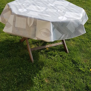 Round oilcloth 155cm wide light gray.