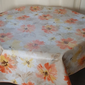 Round oilcloth 155 cm wide with flowers