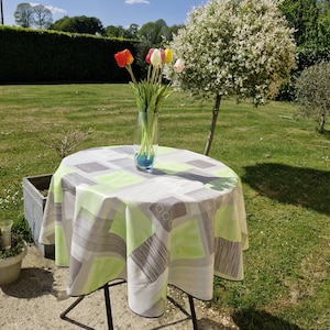 Round oilcloth 155cm wide green and gray.