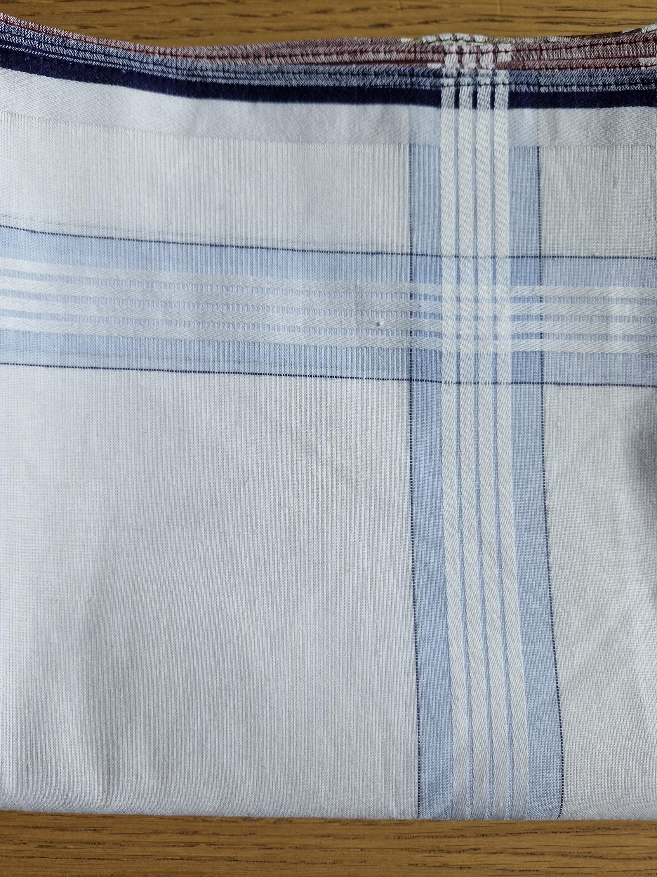 Pack of 6 men's handkerchiefs.