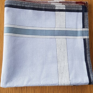 Set of 6 men's handkerchiefs.