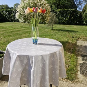 Round oilcloth 155cm wide gray and white.